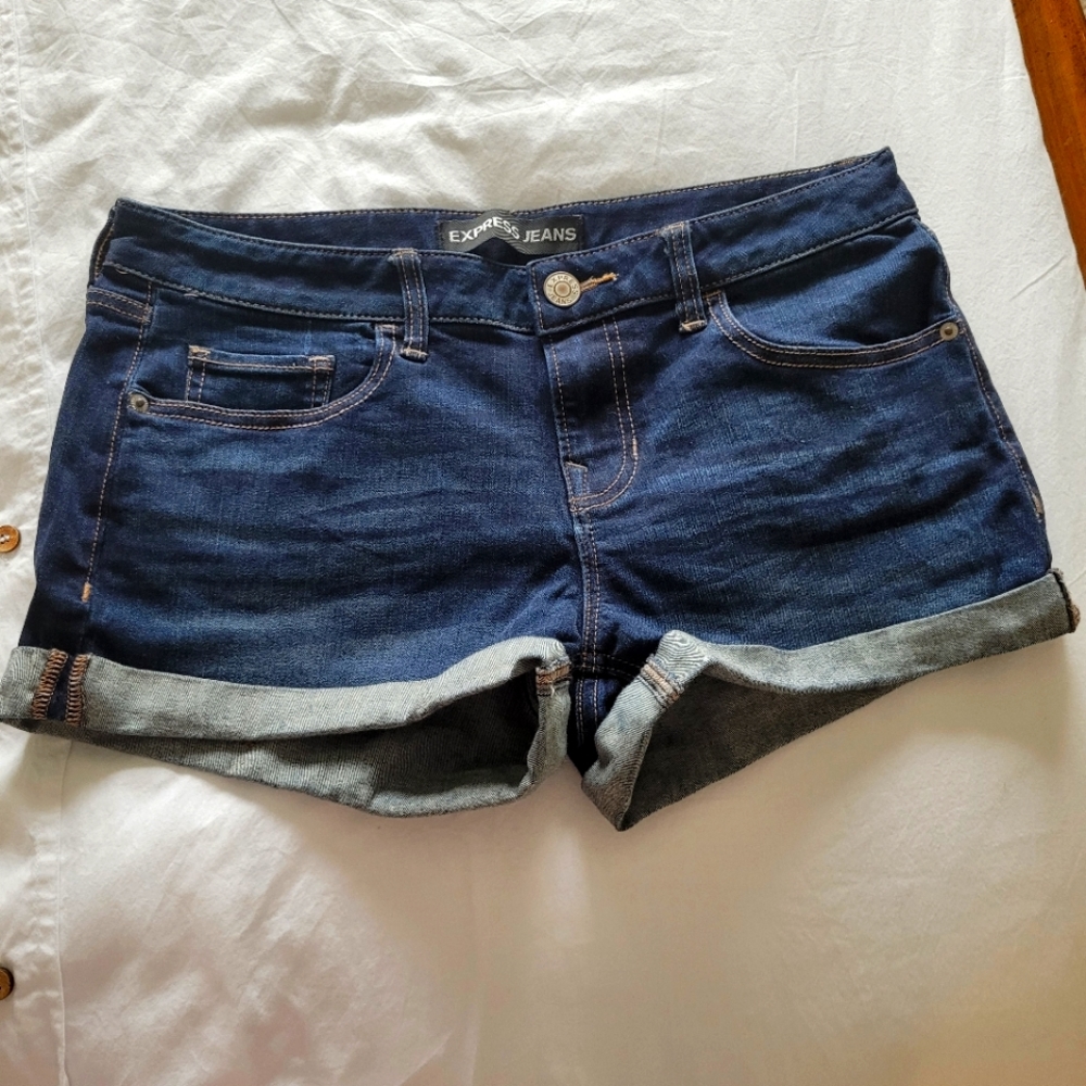 EXPRESS WOMEN'S DENIM SHORTS NON DISTRESSED LOOK